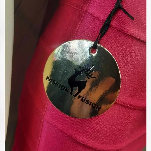 Passion Fusion Hot Pink Tiered Stretch Mini Skirt Size Small - Picture 8 of 9